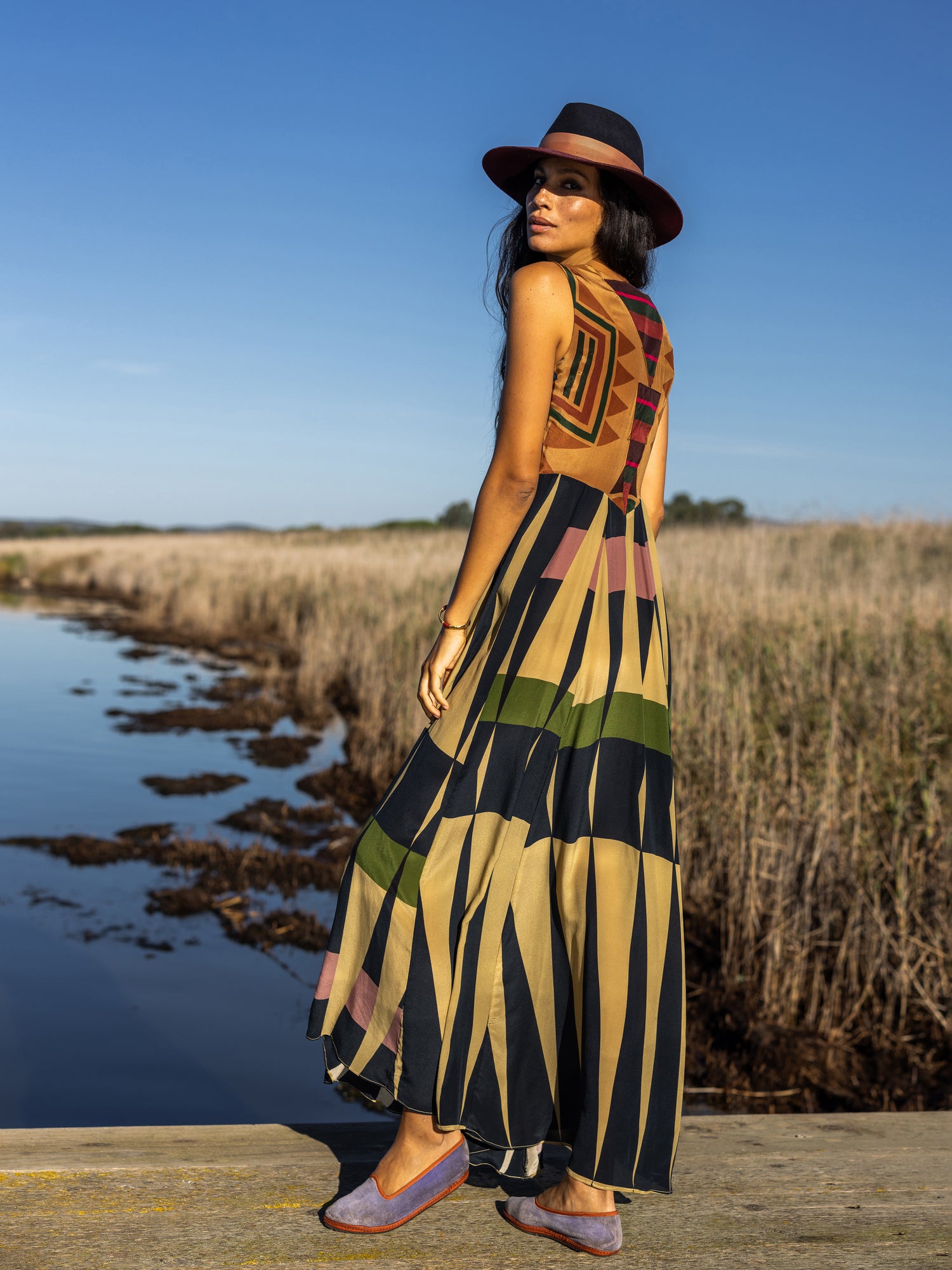 PYRAMID DRESS ATLAS