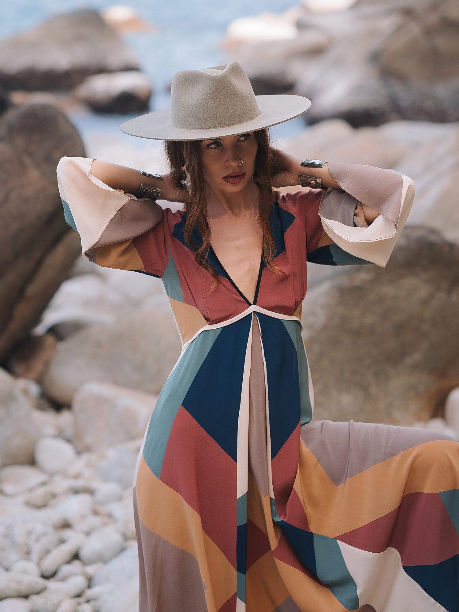 ILLUMINATION DRESS COVE