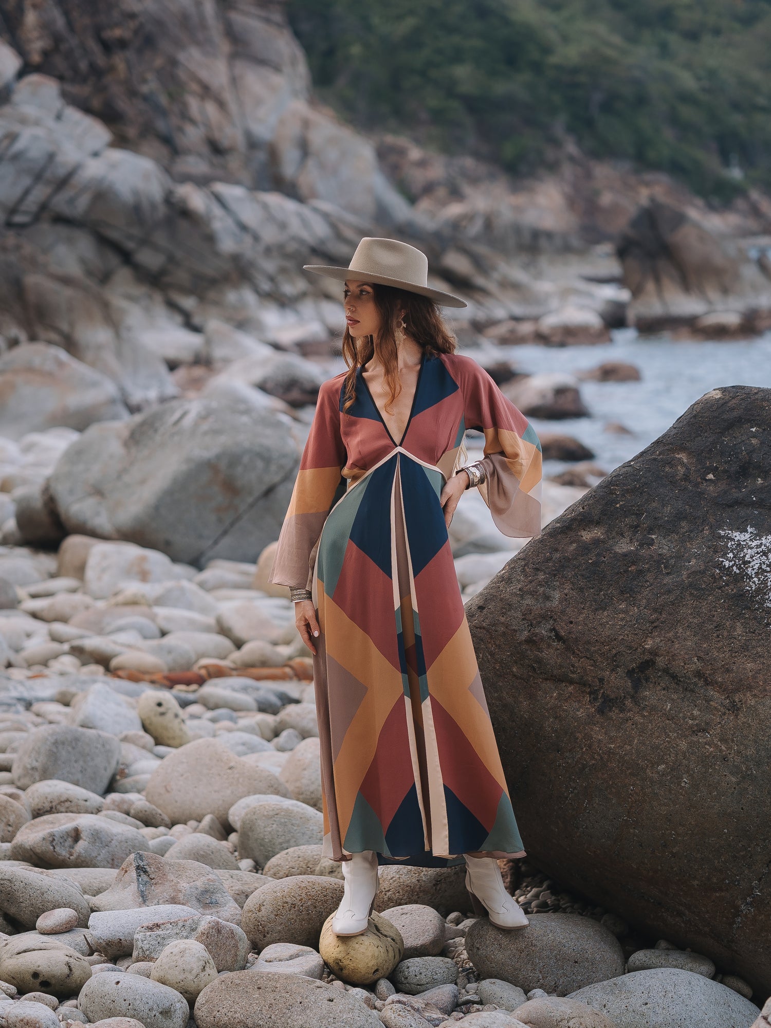 ILLUMINATION DRESS COVE