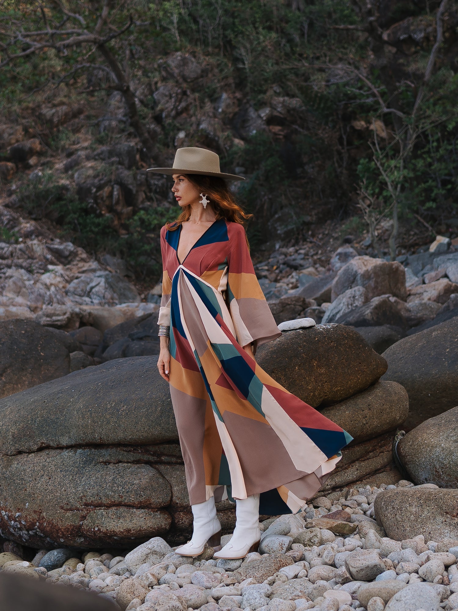 ILLUMINATION DRESS COVE