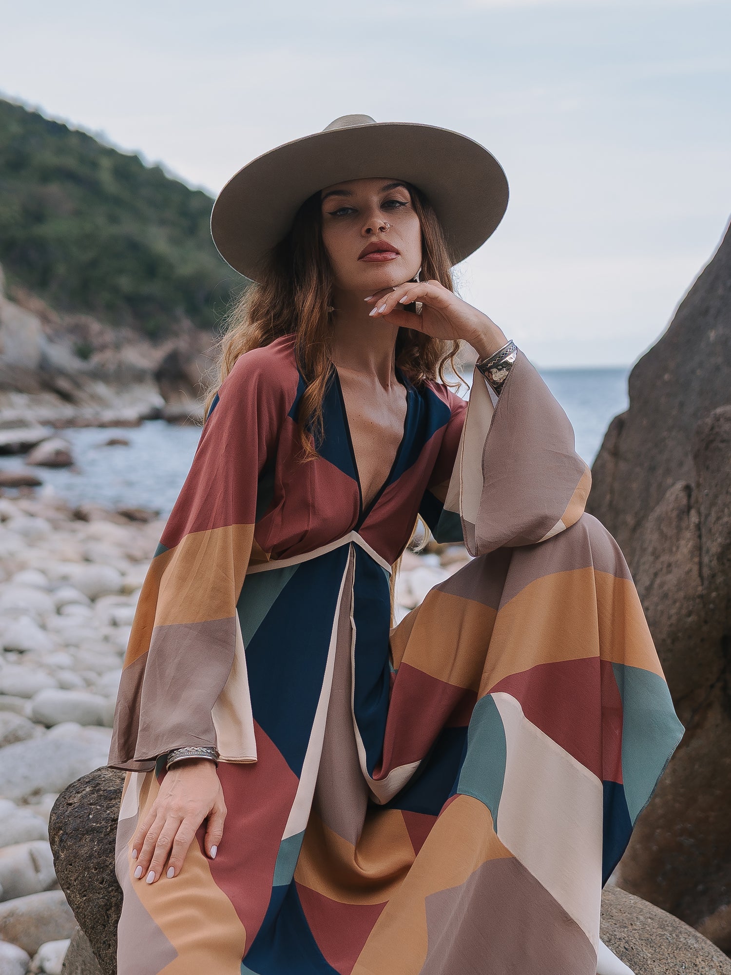 ILLUMINATION DRESS COVE