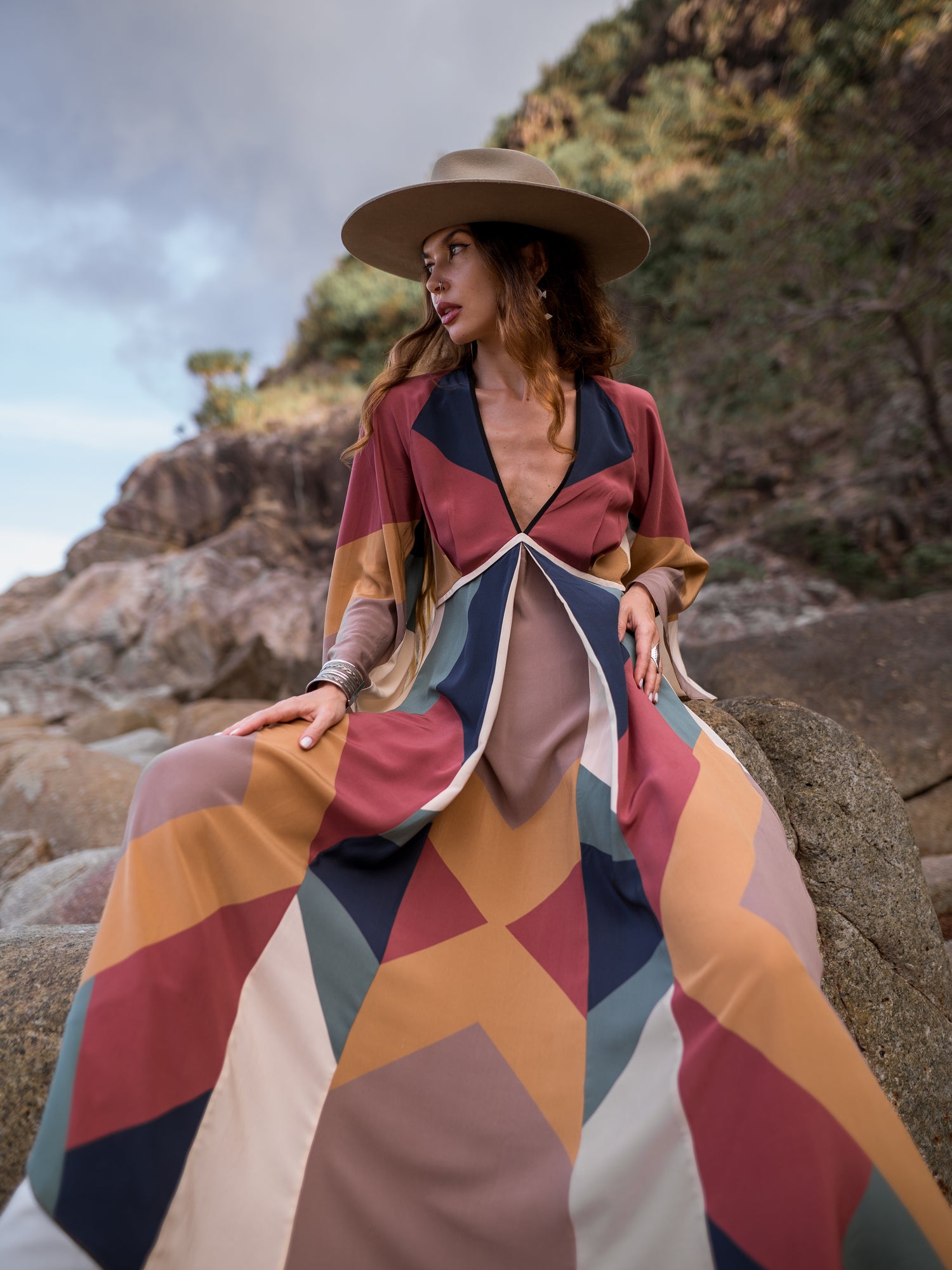 ILLUMINATION DRESS COVE