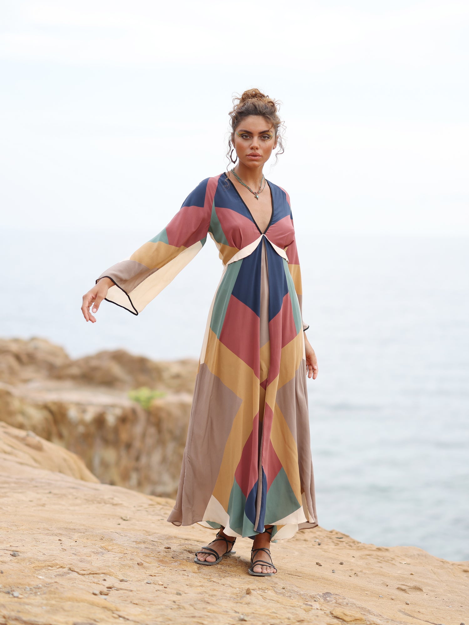 ILLUMINATION DRESS COVE