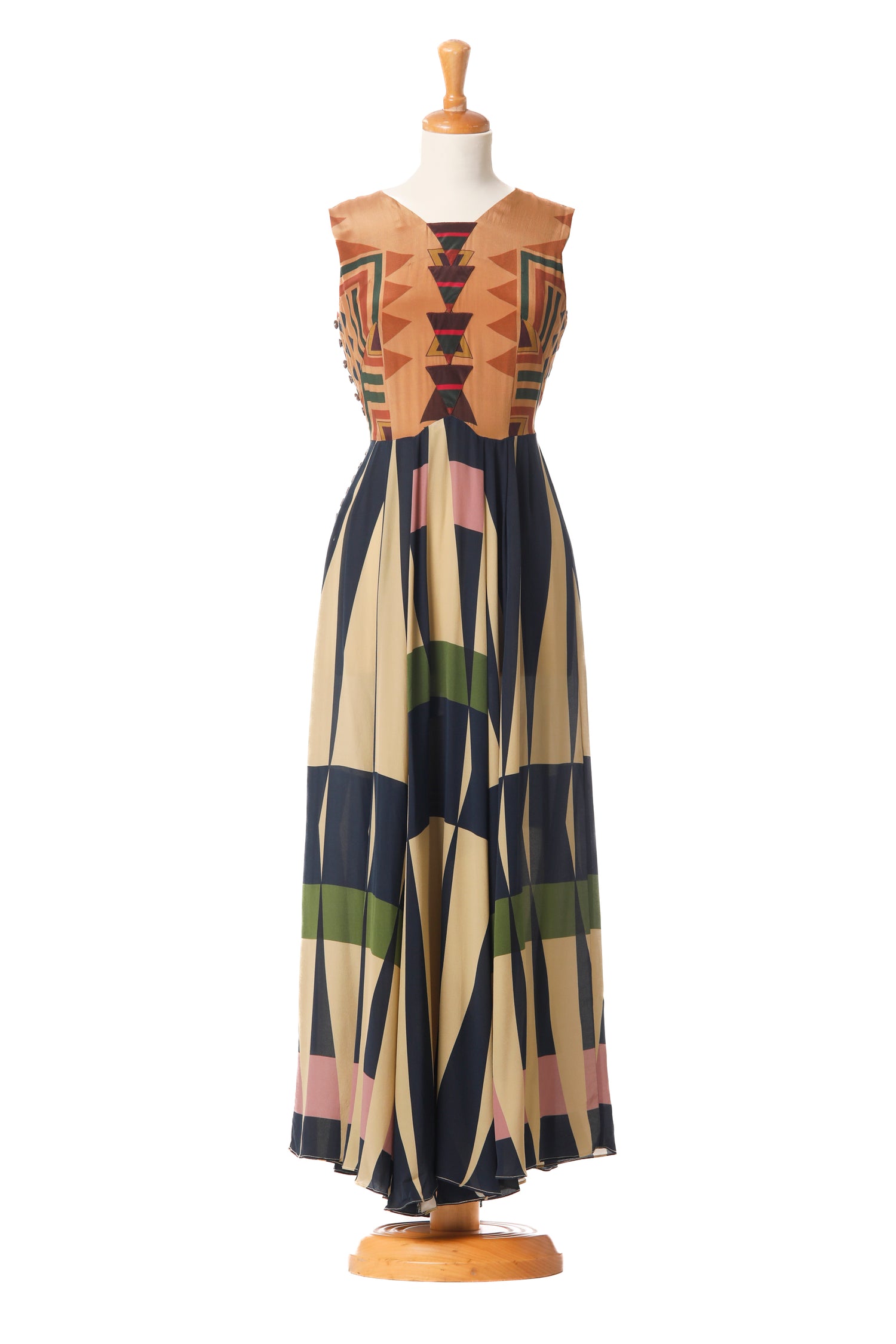 PYRAMID DRESS ATLAS