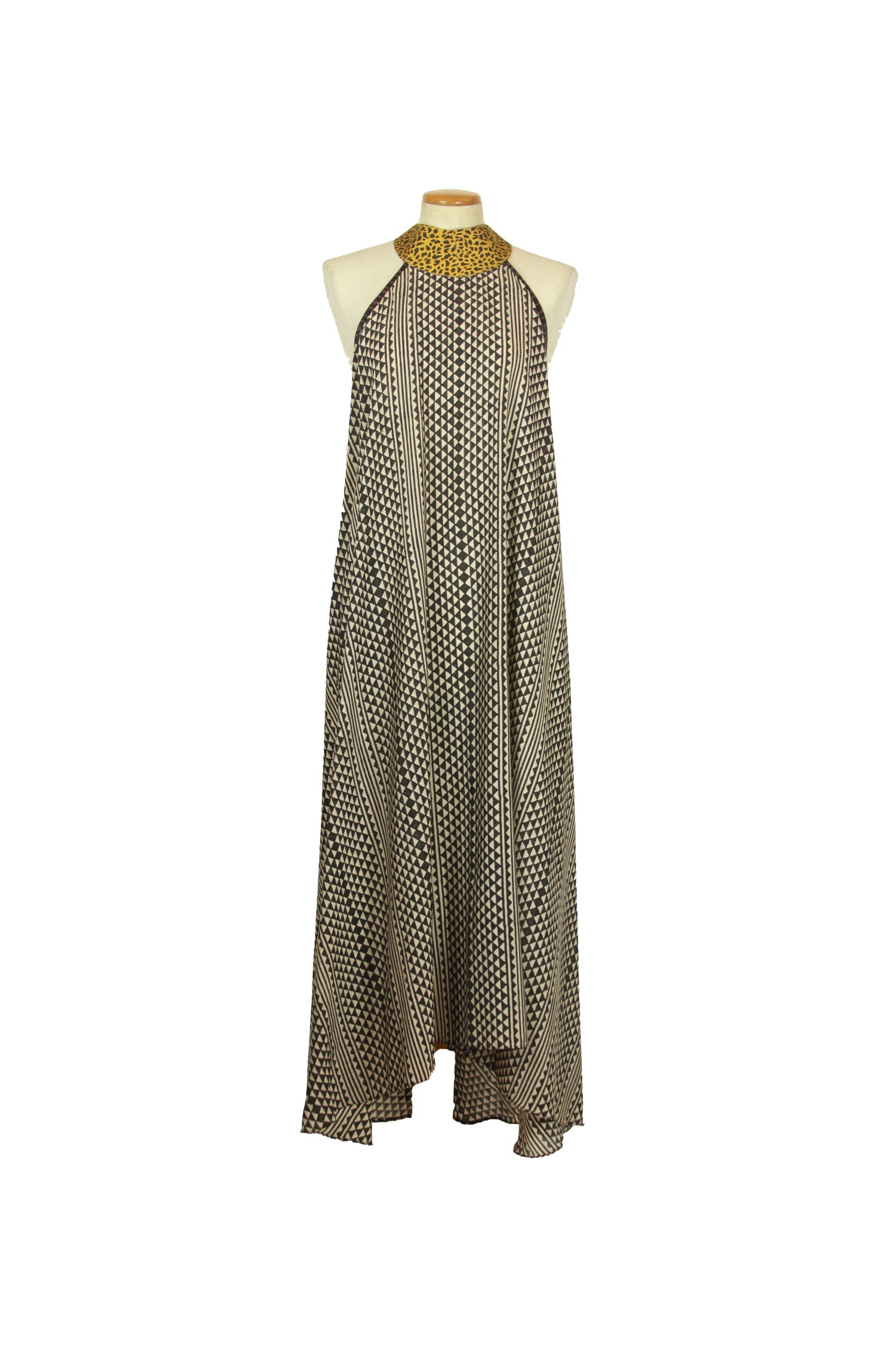 Saba dress in Black and White